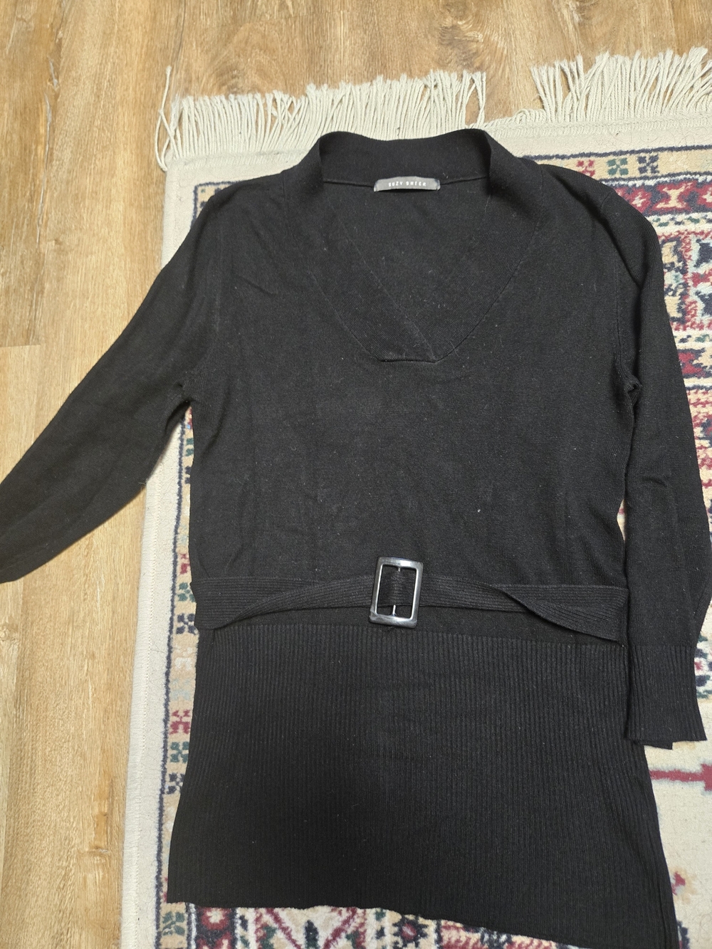 Suzy Shier Black V‑Neck Belted Tunic
